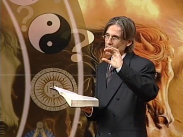 220FR   Une Femme Chevauche La Bete French   Total Onslaught   Walter Veith